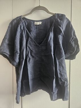 Women’s Velvet Size S V-Neck Linen Top in Navy